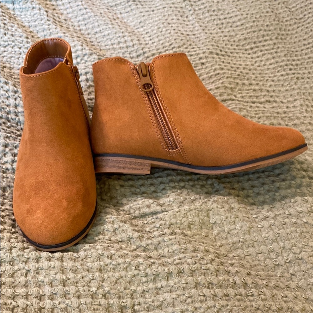 Cat and Jack soft brown little girls 13 Ankle Boots